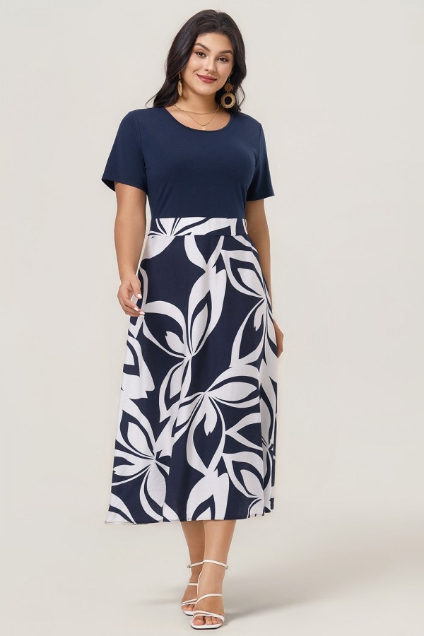 Vestido midi de manga corta con cuello redondo y flores azules y blancas