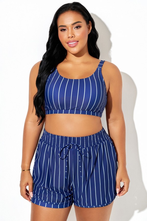Top de bikini de talla grande a rayas azules y blancas.