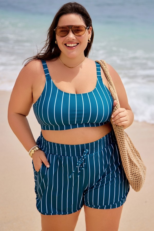 Top de bikini de mujer con rayas verdes y blancas