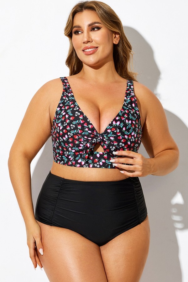 Top de bikini con cuello en V y nudo con estampado de fresas
