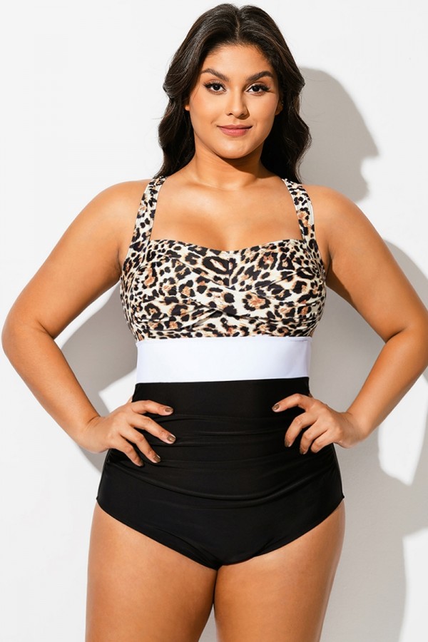 Traje de Baño de Una Pieza Ajustado con Estampado de Leopardo y Parte Delantera Torcida