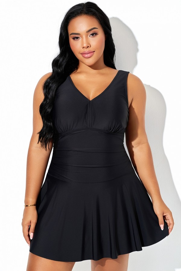 Traje de baño deportivo negro con escote en V y braguita incorporada