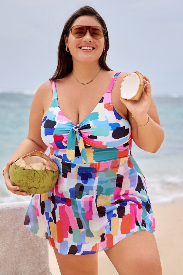 Vestido de baño colorido con nudo frontal y tirantes ajustables