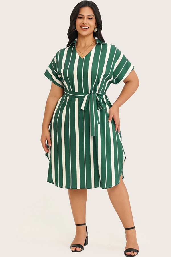 Vestido midi de talla grande con cinturón y manga dolman a rayas