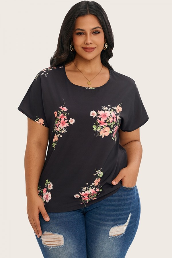 Camiseta con cuello redondo y manga corta con estampado de flores negra