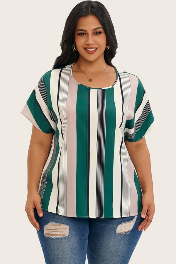 Camiseta con cuello redondo y estampado de rayas en contraste