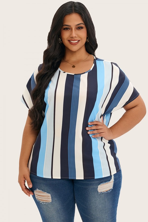 Blusa holgada de cuello redondo y manga murciélago a rayas azules