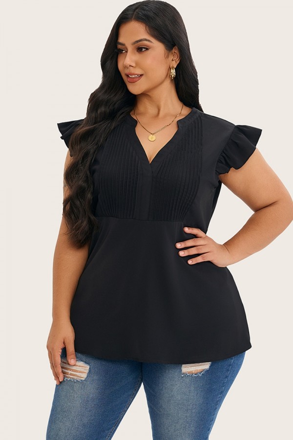 Blusa plisada con cuello con muescas en color negro liso