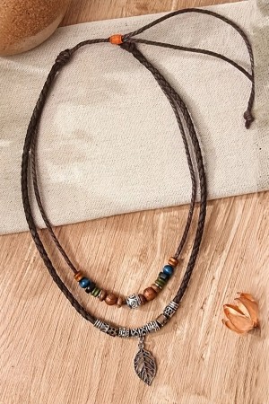 Collar En Capas Con Abalorios Marrones Y Hojas Decorativas