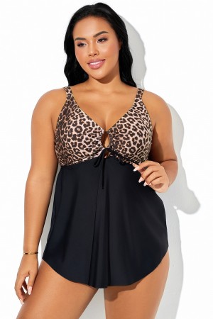 Top tankini con dobladillo en forma de A y estampado de leopardo